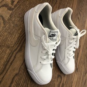 NWOT Nike Sneakers